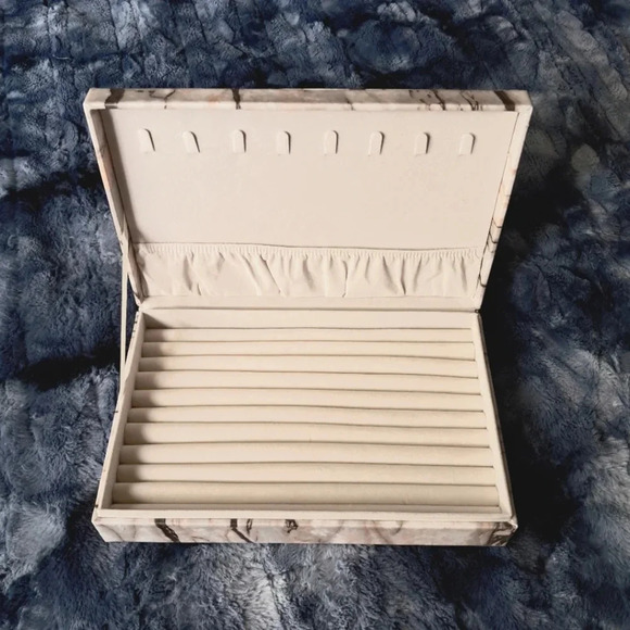 Marbled Unisex Anti Tarnish Lining Jewelry Box. NWT - Picture 4 of 6